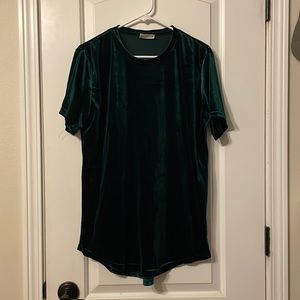 Green velvet short sleeve shirt